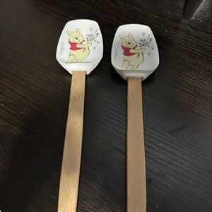 DISNEY WINNIE THE POOH LARGE SPATULAS X2